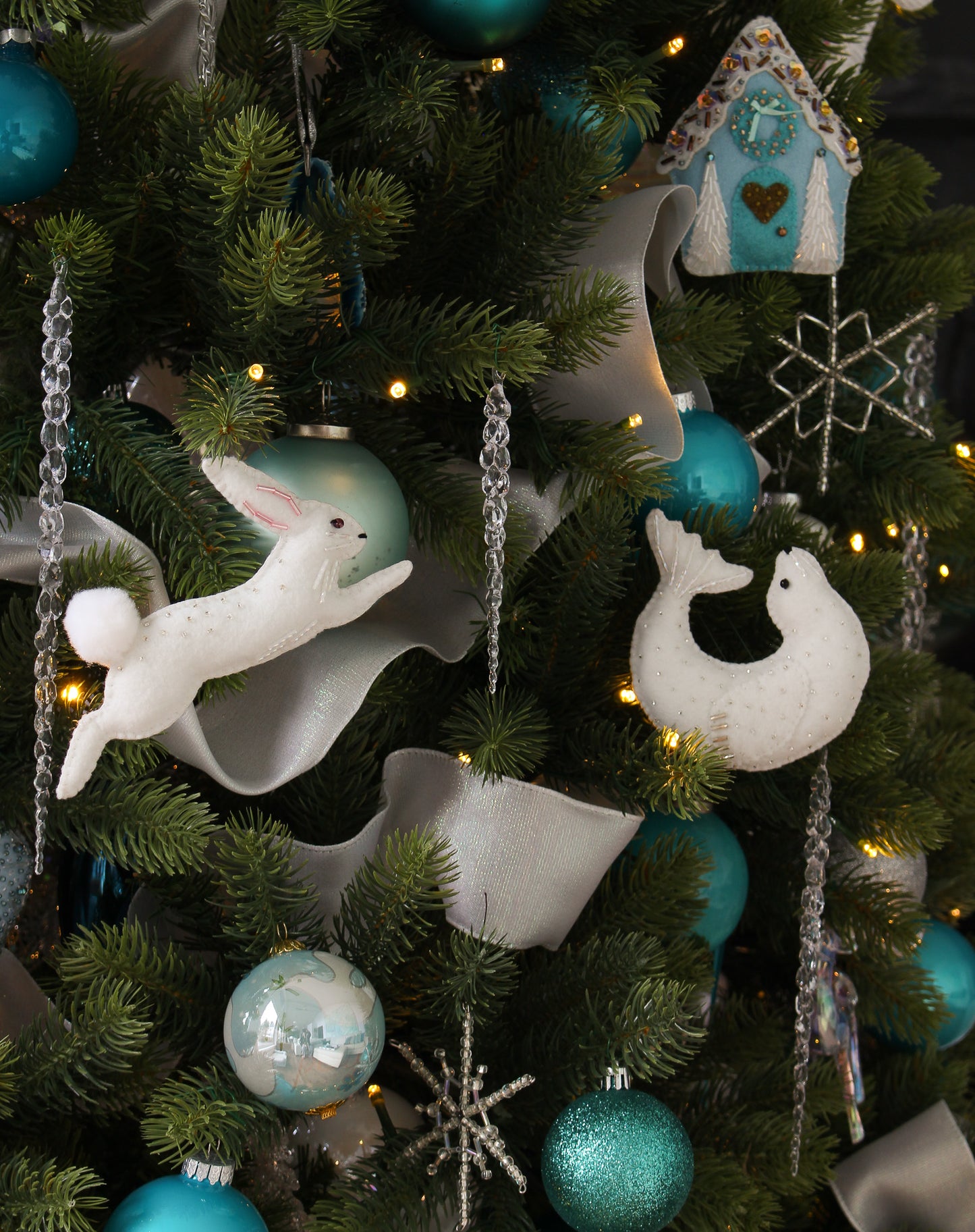 *Digital* Leaping Bunny Felt Ornament Pattern