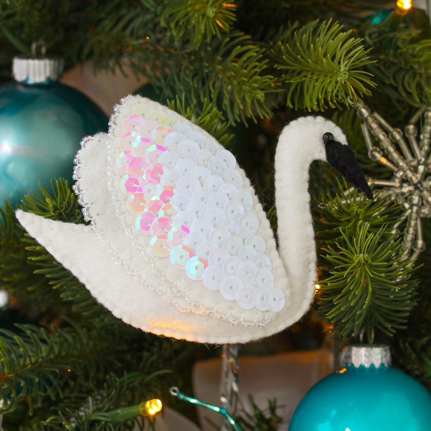 *Digital* Swan Felt Ornament Pattern