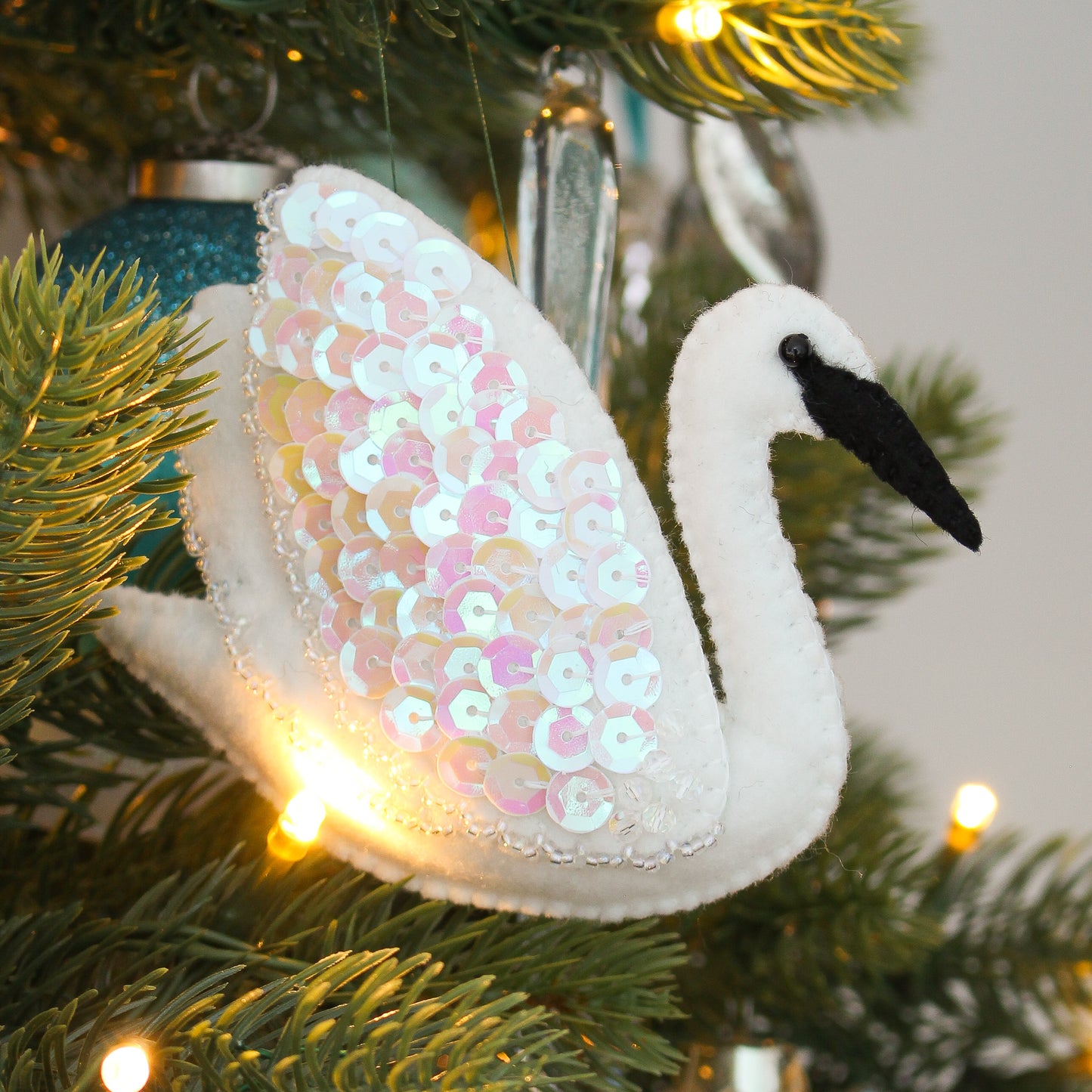 *Digital* Swan Felt Ornament Pattern